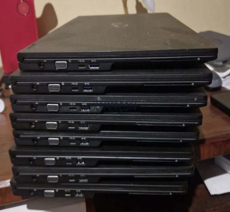 Notebook Fujitsu Lifebook U758
