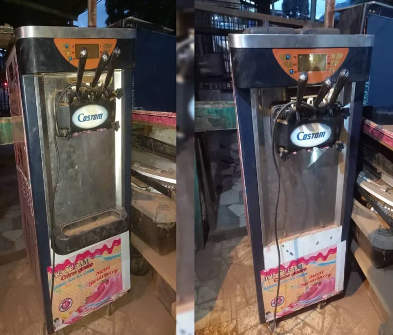 Machine à glace COSTOM