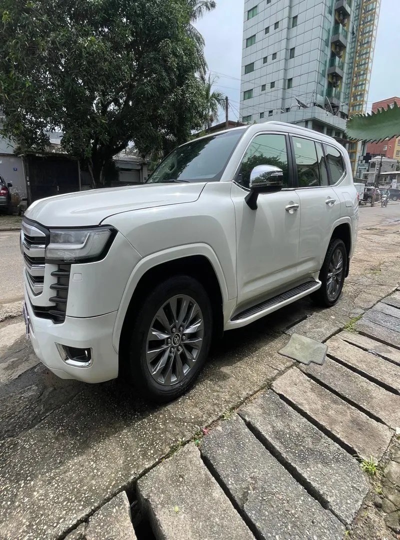 Image 5 de Toyota Land Cruiser LC300 VX. R