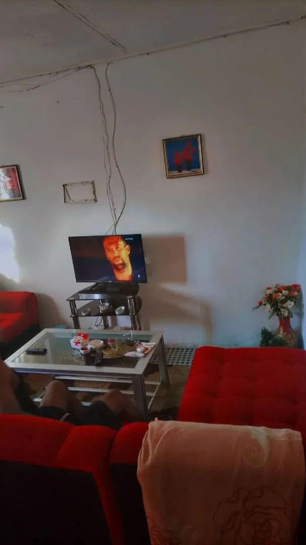 Image 2 de Semi appartement à louer 2 chambres salon et cuisine situé à yaounBiyem-assi biscuiterie en bordure de route