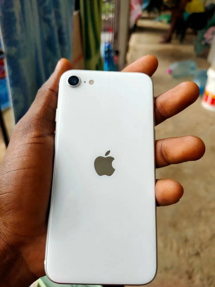 Image 3 de iPhone se