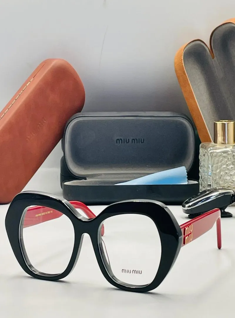 Image 2 de Conception de lunettes optiques , cadres simple et consultation 