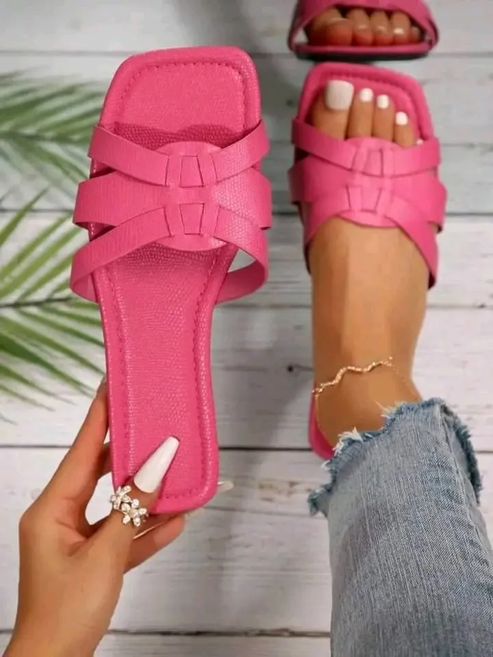 Vente des chaussures pour hommes et sacs pour femme 