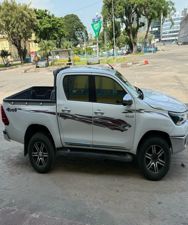 Toyota hulix. Année:2023.  Énergie:Essence. D’occasion:Dubaï. 