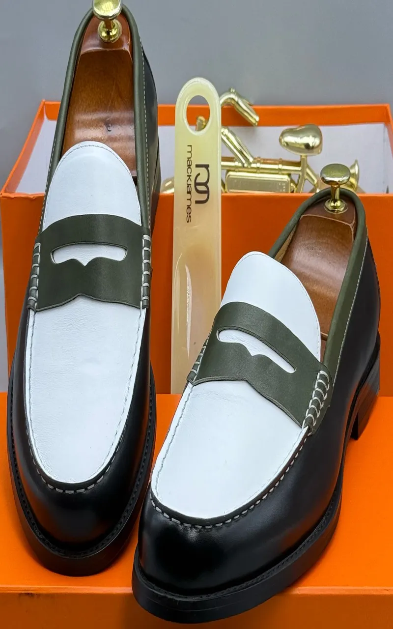 Image 4 de de l'entr... Enregistrer Fabrice shop est une boutique en ligne spécialisée dans la vente des vêtements de mode homme et femme. Et enfants Nous faisons également dans l'achat et la vente des marchandises en gros en Chine. Livraison possible dans toutes le