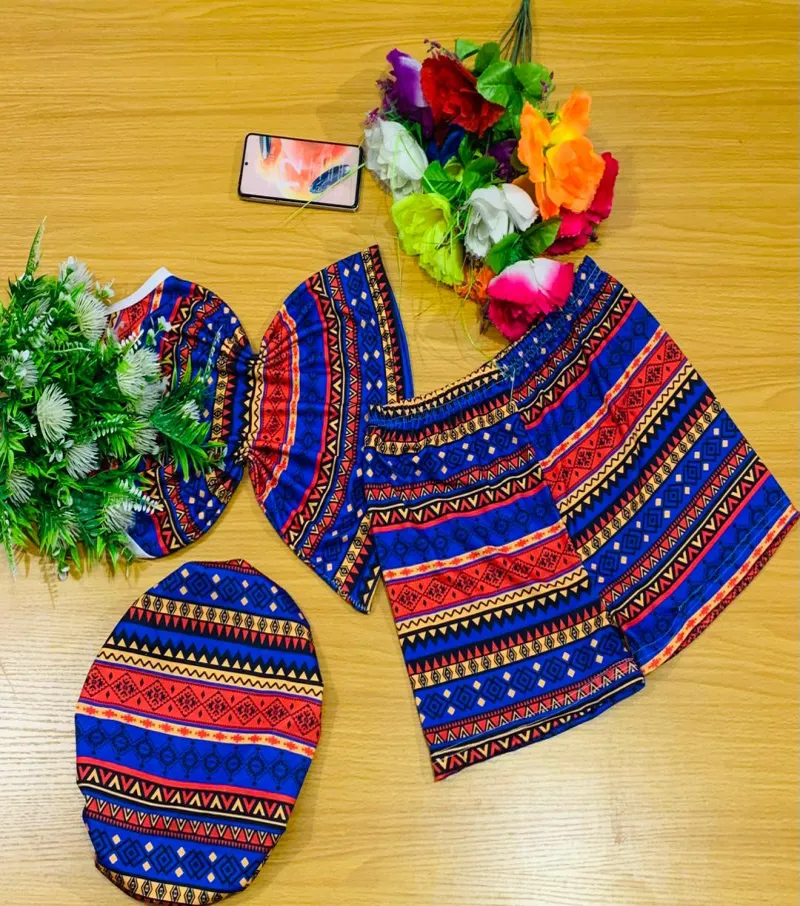 Image 3 de Les nuisette et vêtements 
