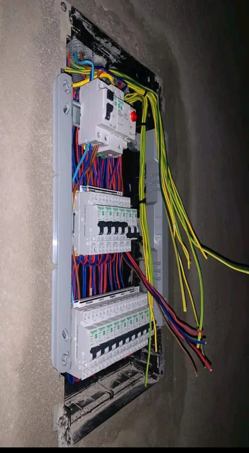 Image 2 de Electricien 