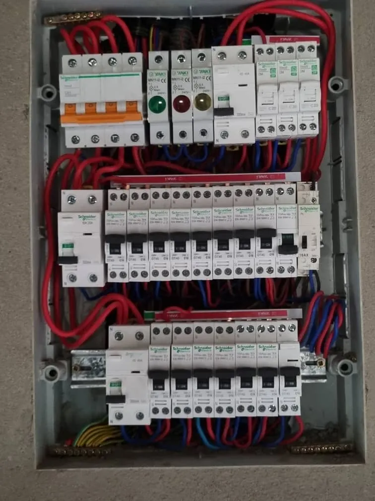 Image 3 de Electricien 