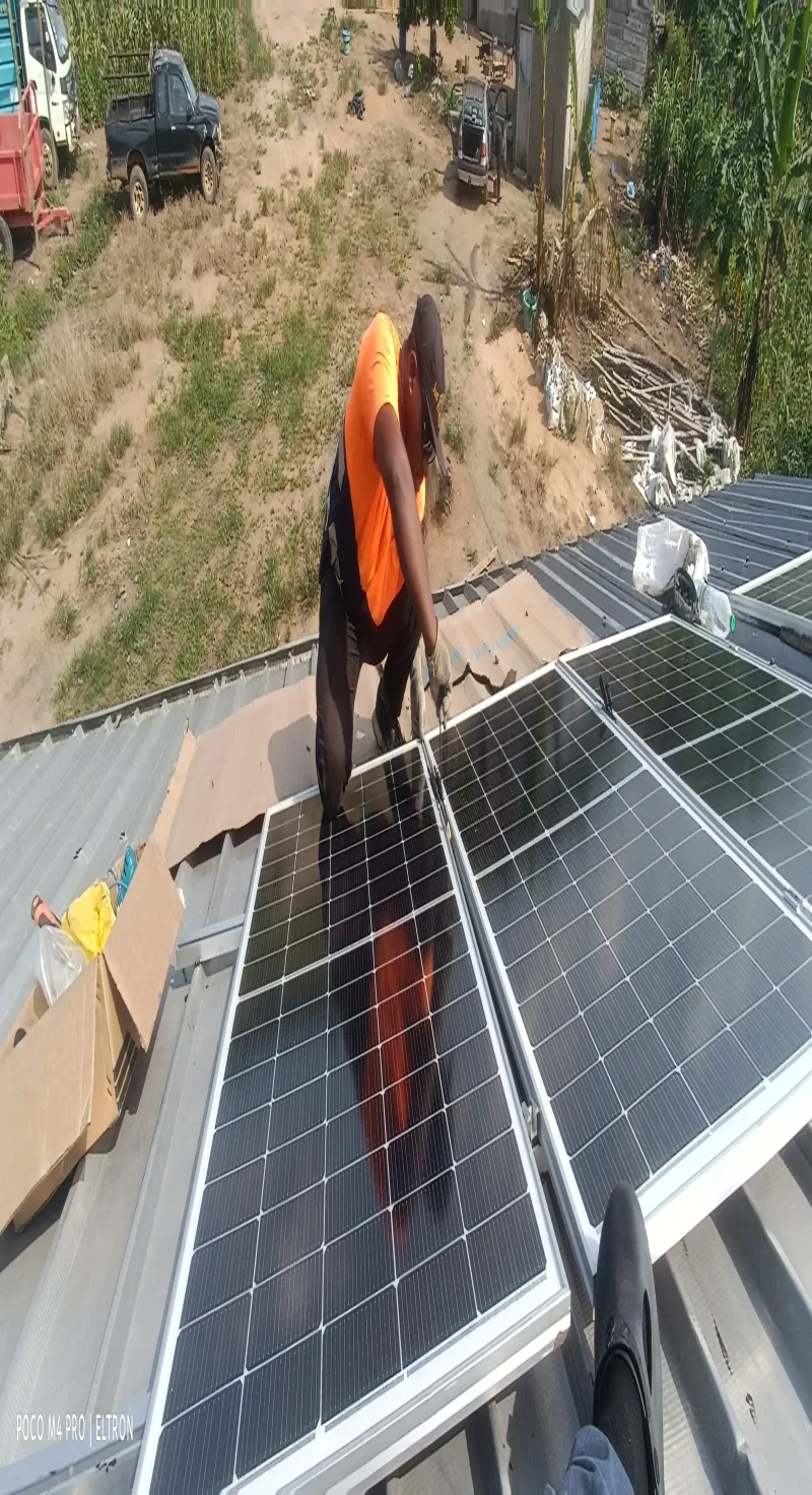 Installateur des équipements solaires PV
