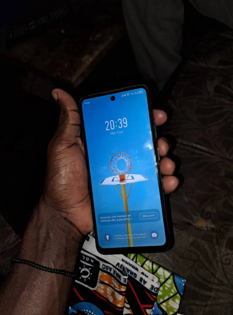 Image 2 de Vend Infinix hot40i 
