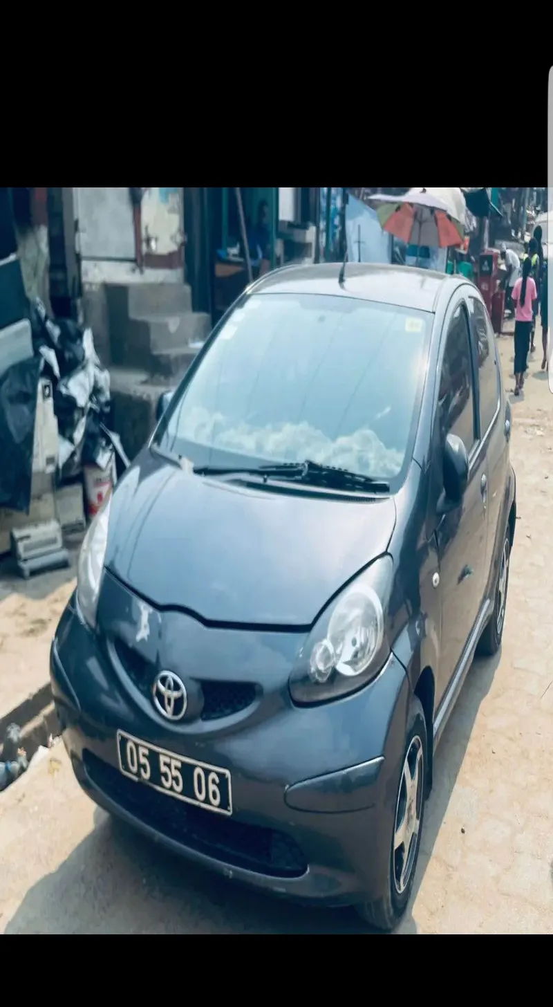 Image 3 de Vente voiture Aygo 2004 Manuelle 