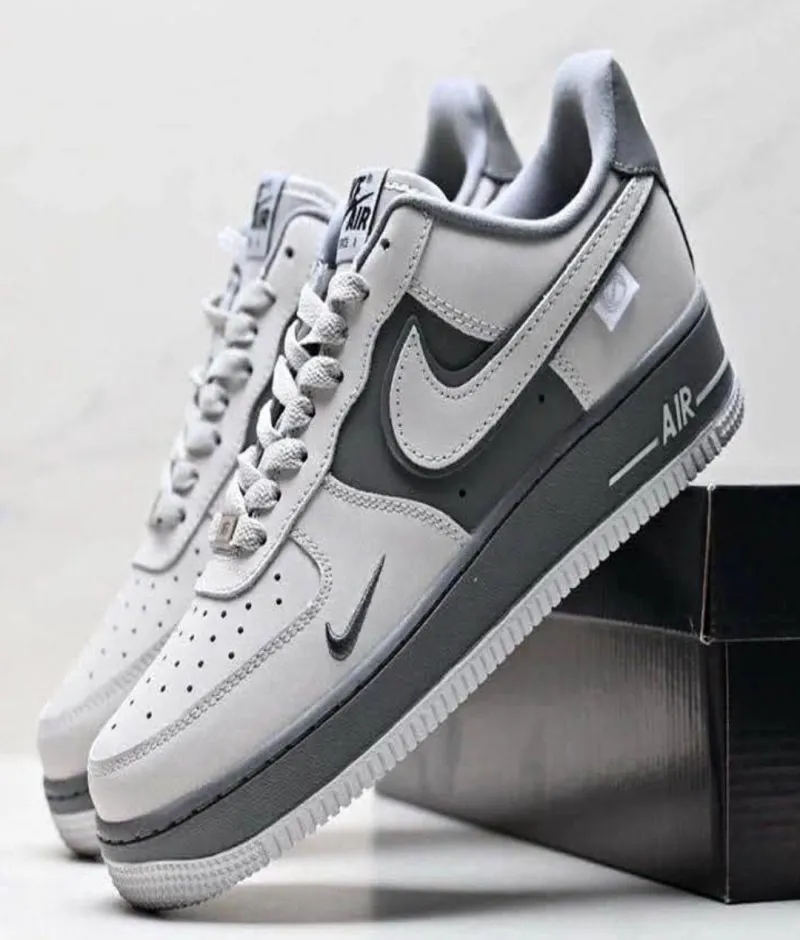 Image 2 de Vente de baskets Nike et air force one original dans leurs cartons toutes les pointures disponibles 