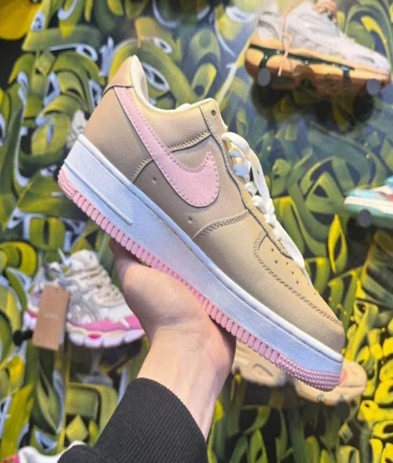 Image 4 de Vente de baskets Nike et air force one original dans leurs cartons toutes les pointures disponibles 