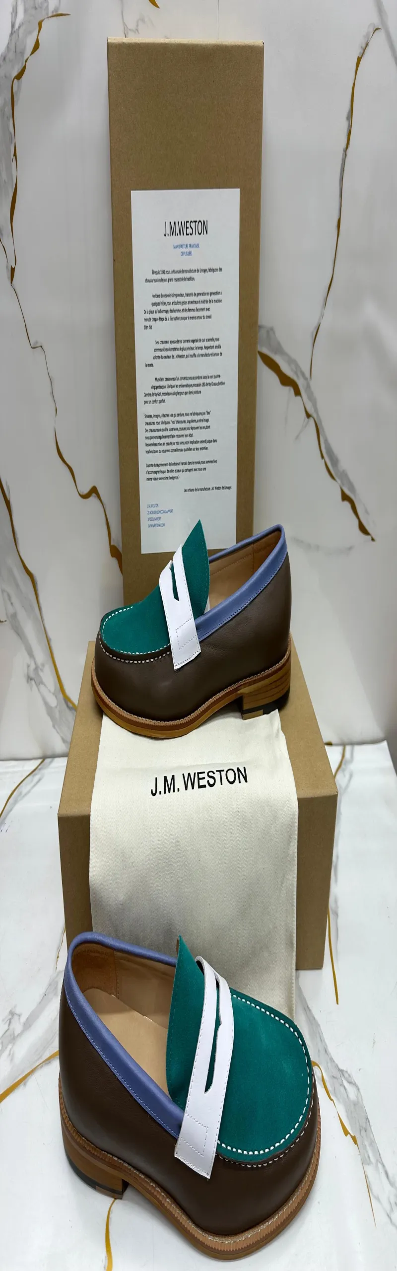 J.M WESTON  DE PARIS 🔥🔥    SIZE:  39 / 46     Avec carton 📦    PRIX : 45 000fcfa✅✅