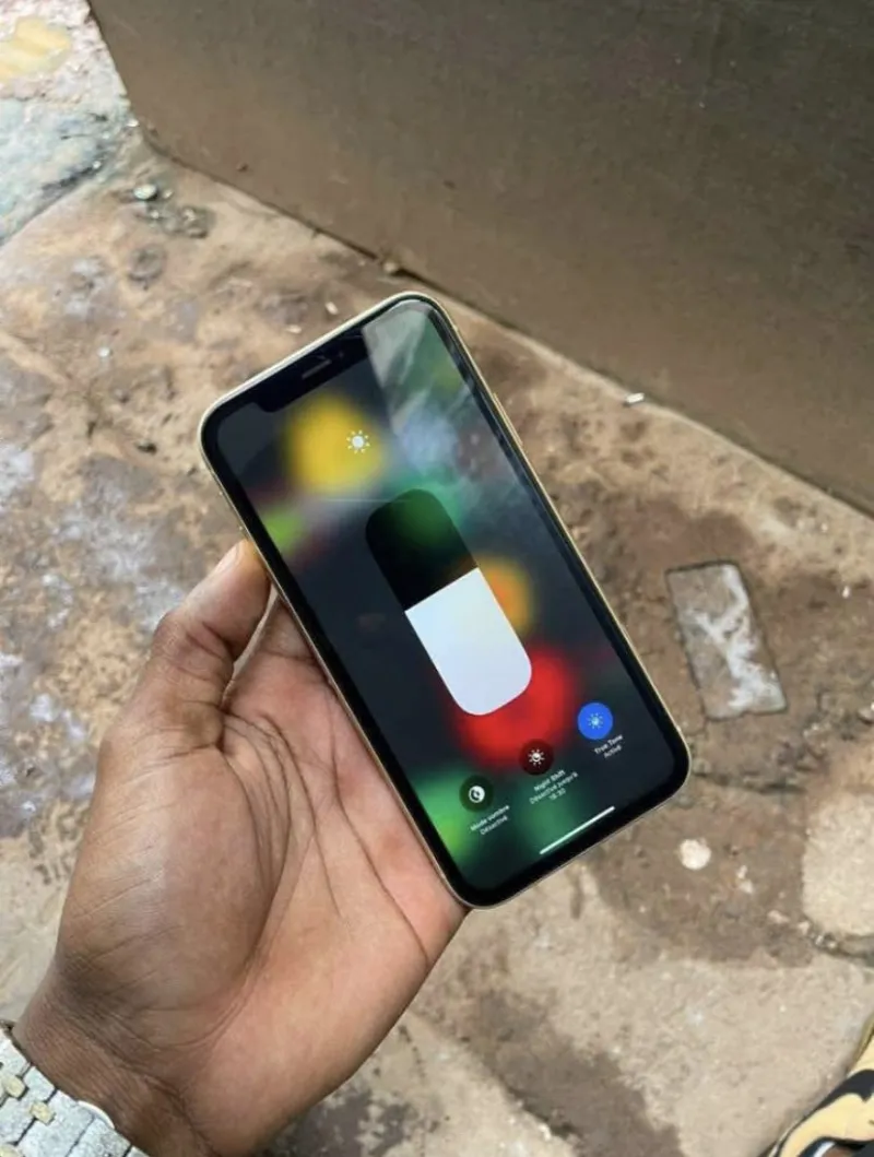 Image 2 de iPhone 11 simple 64 giga 