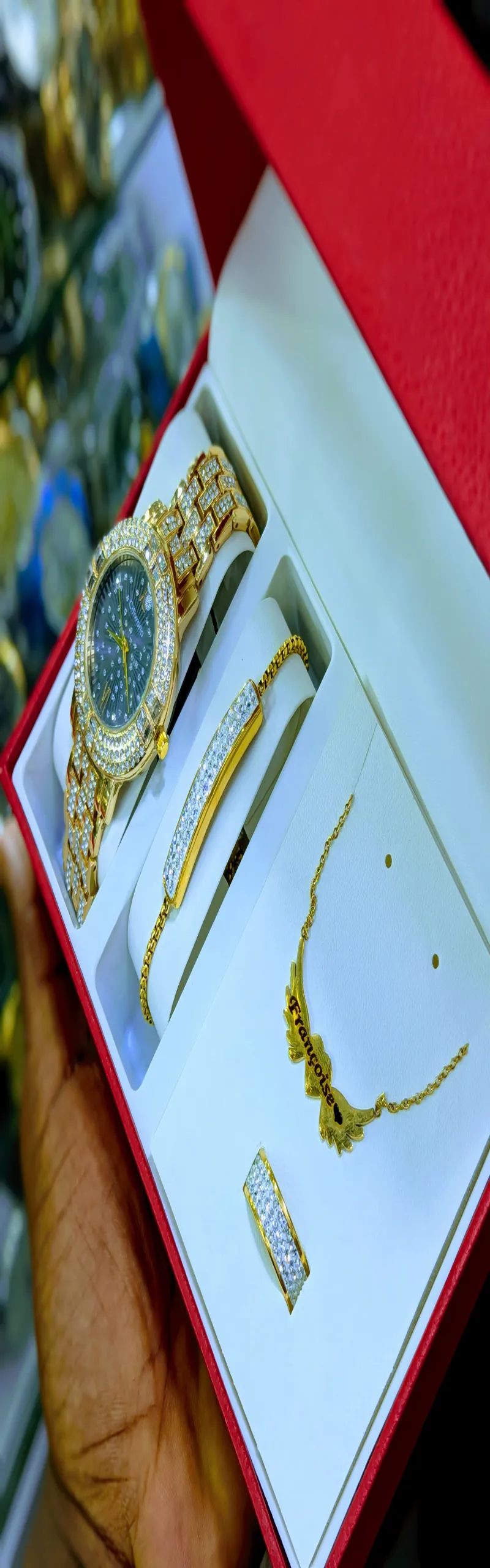 Image 2 de Vends des bijoux personnalisés,montres à partir de 8000f,