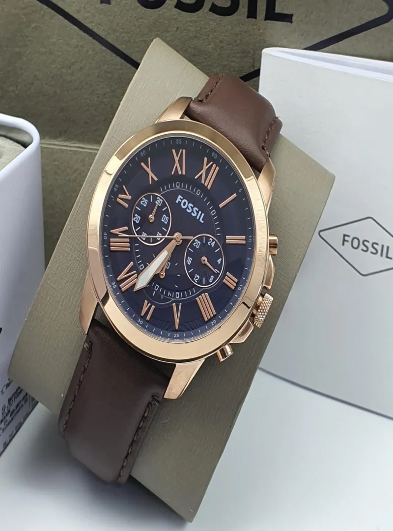 Image 1 de FOSSIL LEATHER WATCH