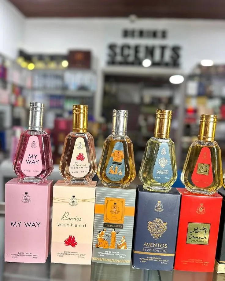Parfum à vendre petit e