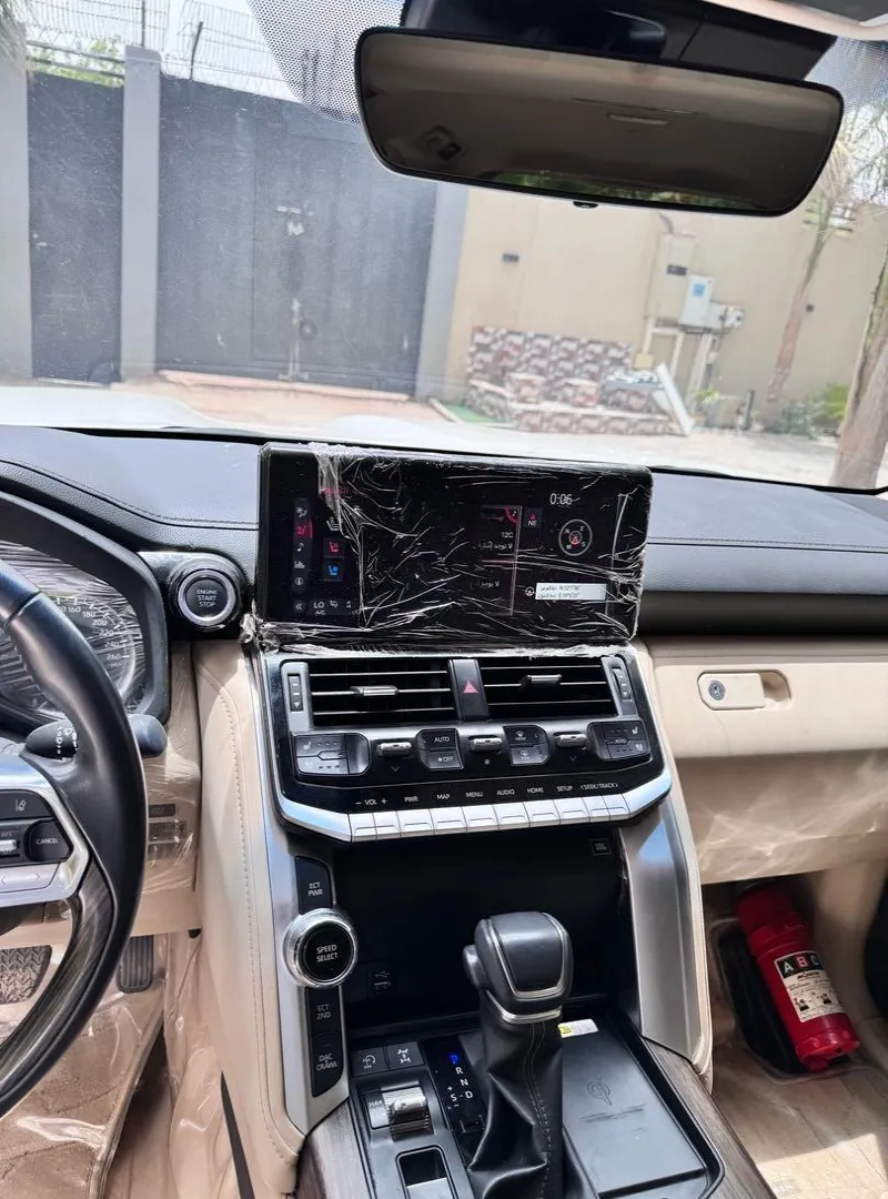 Image 2 de Toyota Land Cruiser LC300 VX. R