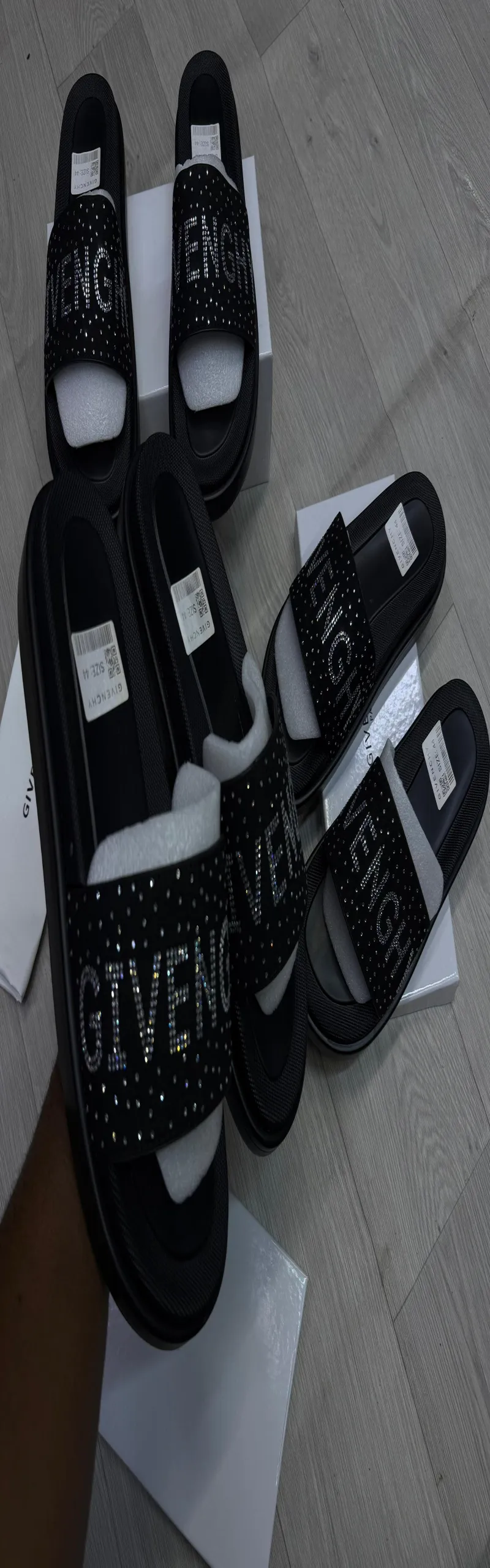 Image 3 de Je vend les habits chaussures et babouche