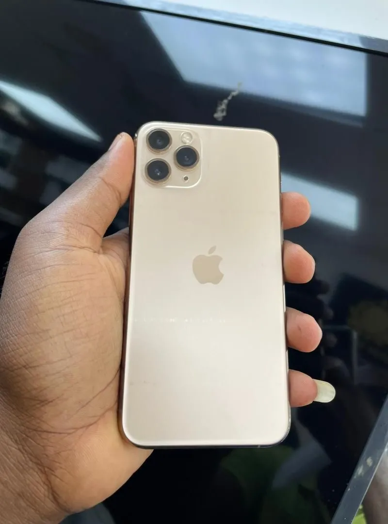 iPhone 11 Pro 256 giga id off 