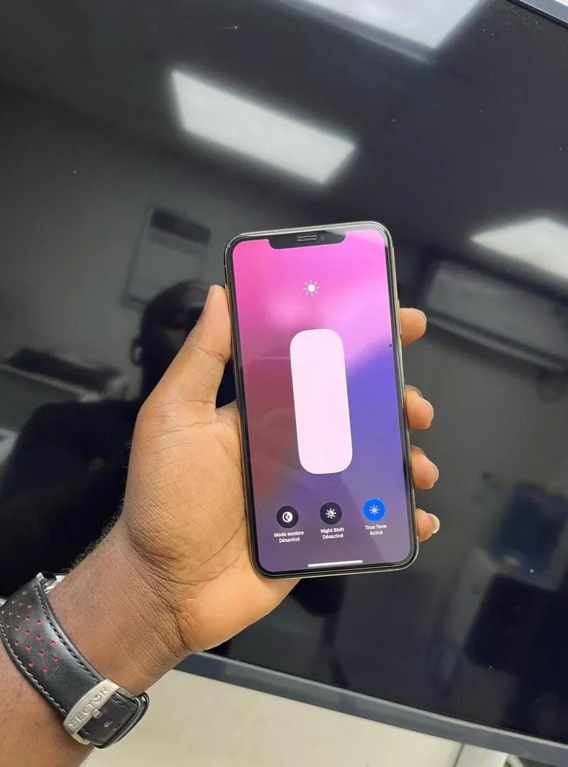 Image 2 de iPhone 11 Pro 256 giga id off 