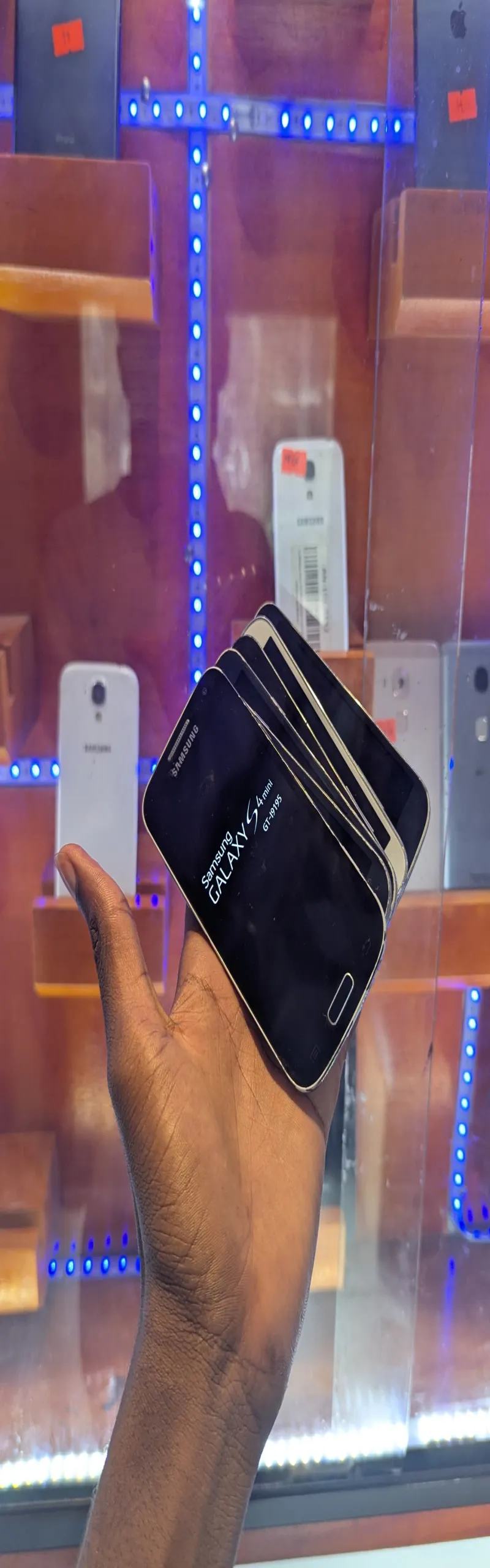 Image 2 de Samsung galaxy s4 mini 8GB/2
