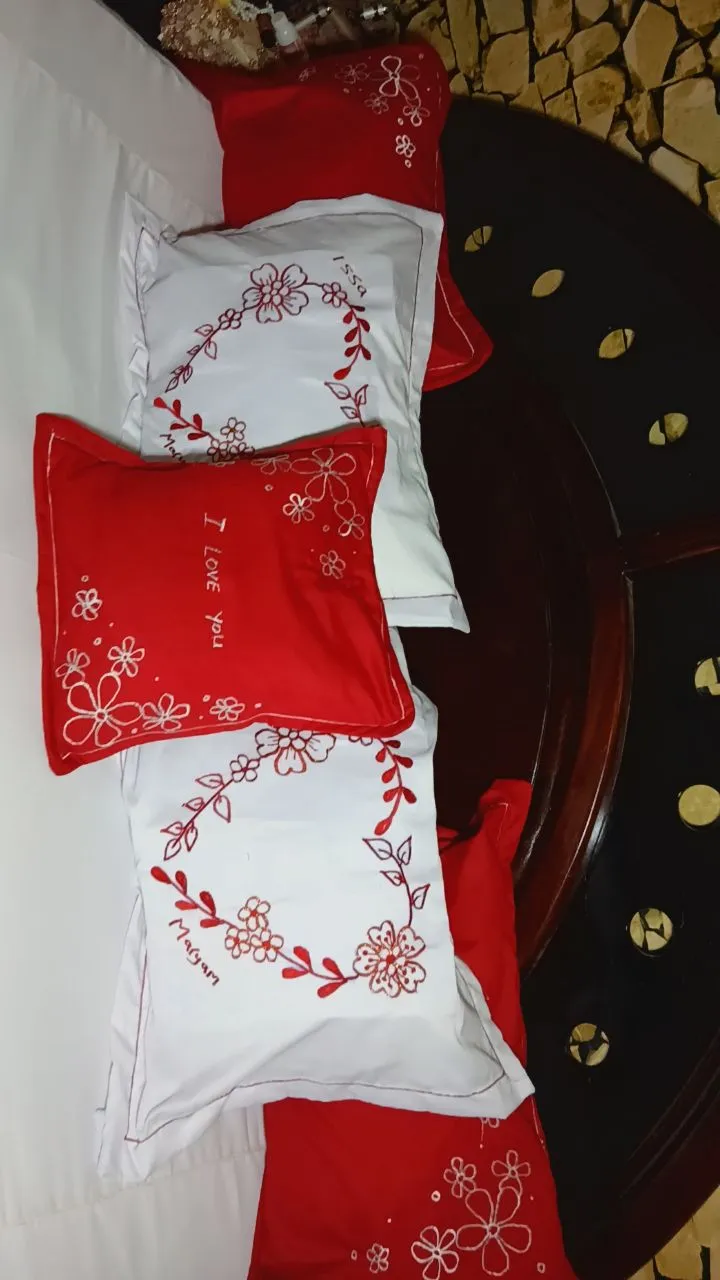 Image 2 de Vends draps brodé