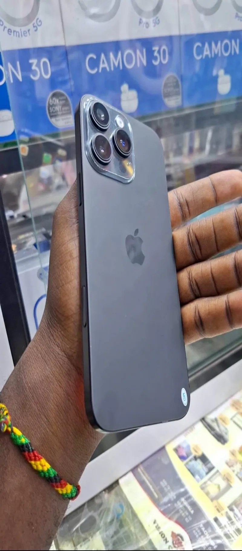 Image 4 de Vends iPhone 16 pro max en excellent état boutique