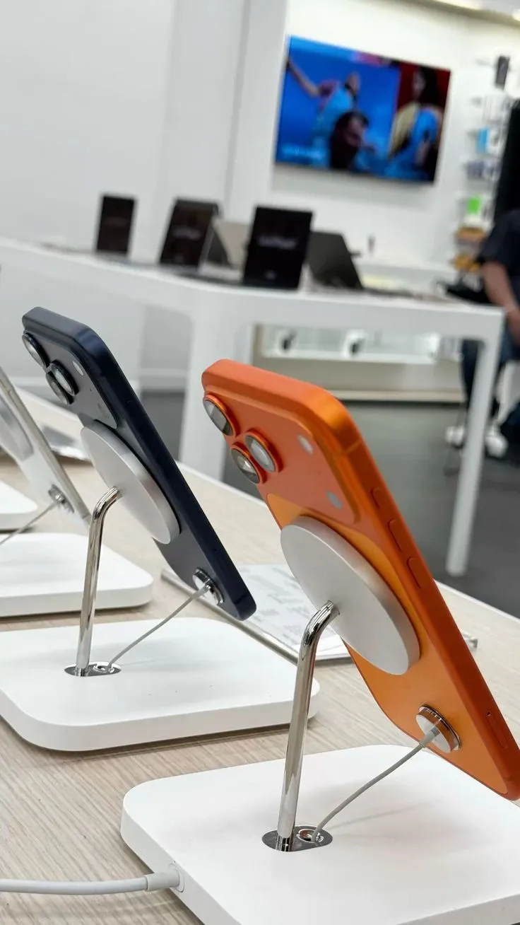 Image 2 de Vend iphone 17 pro max en excellent état promo