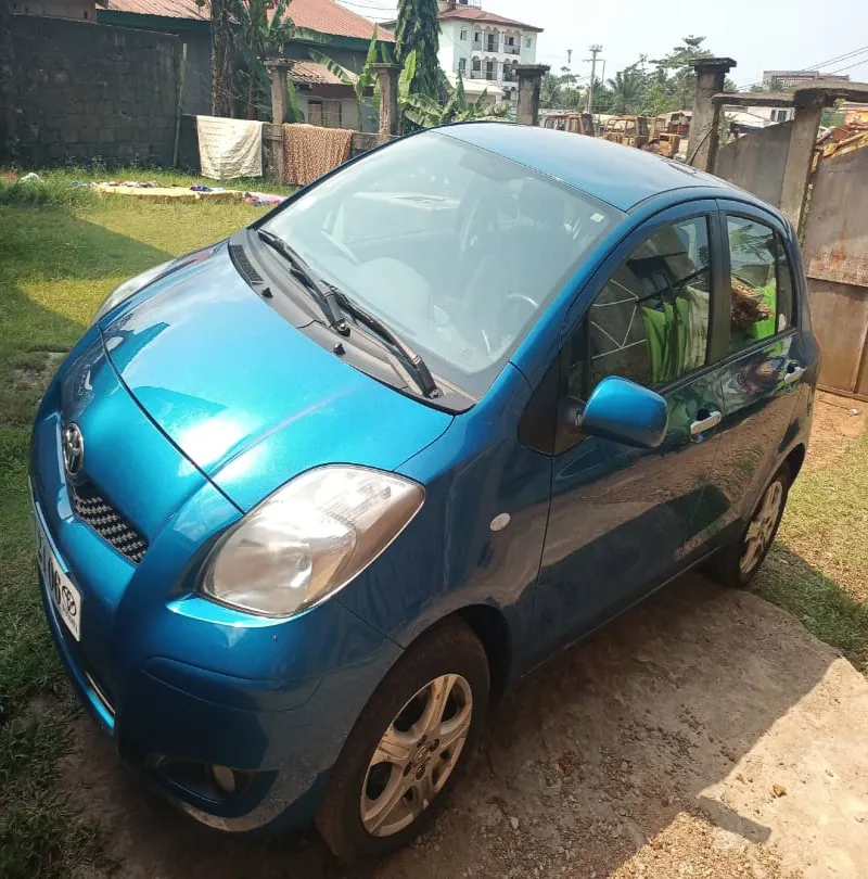 Image 2 de Vends voiture Yaris en très bonne état 