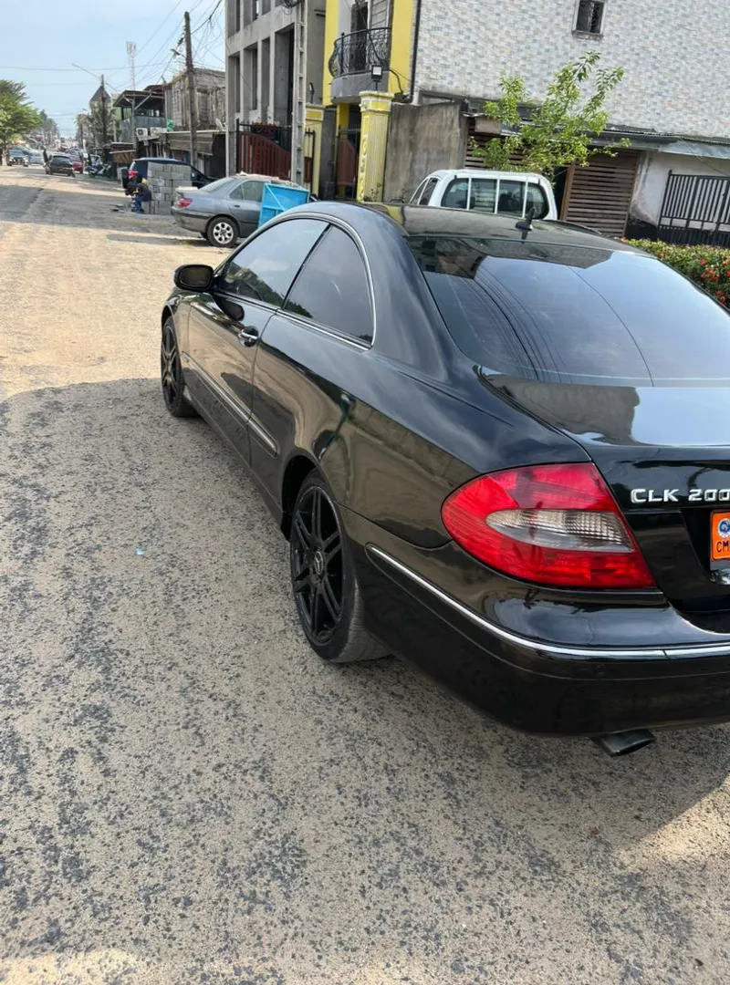 Image 4 de Je liquide la Mercedes CLK 200, annee 2007 sur douala. Bonne prix
