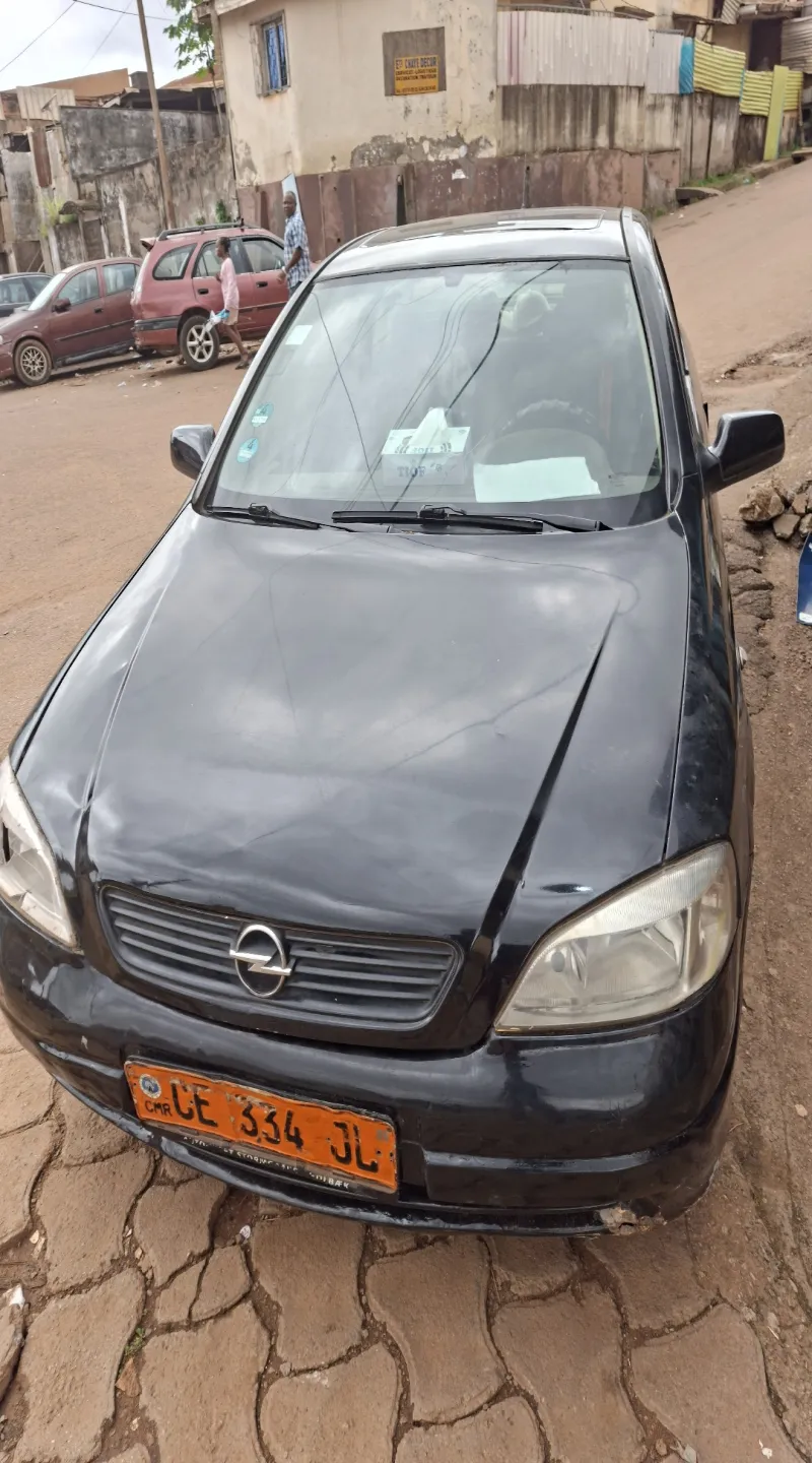 Image 2 de Vends Voiture Opel Astra année 2000 essence, 3 portières encore en bonne état 