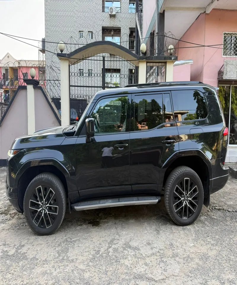Image 5 de Lexus GX550 Occasion d'Europe À Vendre Douala Bonamoussadi 