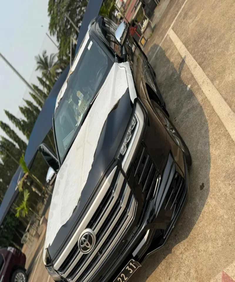 Image 1 de TOYOTA LANDCRUISER VXR ANNÉE 2024 TWIN TURBO À VENDRE DOUALA 