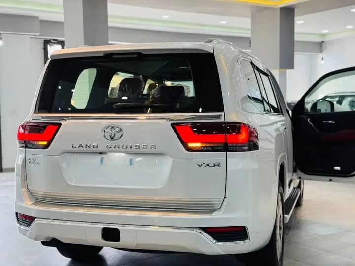 Image 5 de TOYOTA LANDCRUISER VXR ANNÉE 2025 OCCASION D'EUROPE À VENDRE DOUALA 