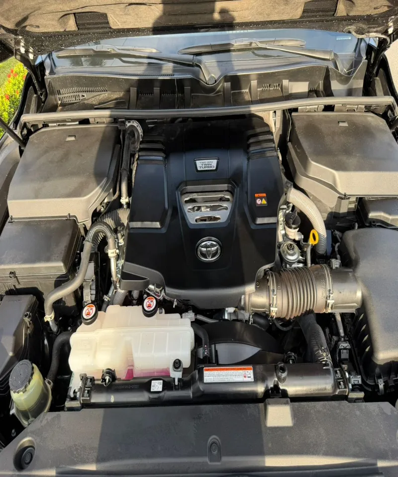 Image 2 de TOYOTA LANDCRUISER VX ANNÉE 2023 DIESEL TWIN TURBO À VENDRE DOUALA 